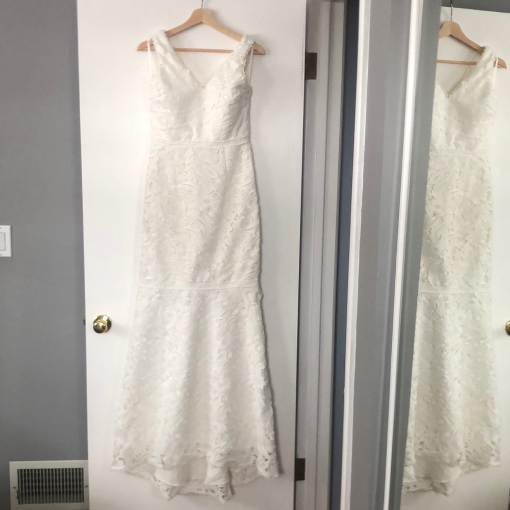MD. Minuet Wedding Dress: floral cotton lace, garden-themed gown w/court train